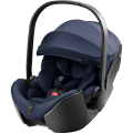 Fotelik samochodowy Britax Römer Baby-Safe Pro w kolorze granatowym style Night Blue, z wygodną wkładką i daszkiem chroniącym przed słońcem
