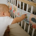 Babyono 1563 praktyczne tasiemki do przypięcia do łóżeczka, wózka czy fotelika