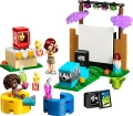 lego friends 42642 duża ilość akcesoriów: napoje, komiks, fotele-worki i inne