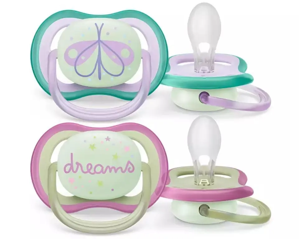 Philips Avent Air Night smoczki ortodontyczne 0–6 m w pastelowych odcieniach zieleni, fioletu i różu z motywem motylka i napisem dreams, świecące w ciemności, z bezpiecznego silikonu bez BPA