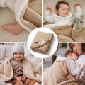 Beżowy bawełniany kocyk BabyOno 1659 z ociepleniem sherpa, używany przez dzieci – w łóżeczku, wózku i podczas przytulania z mamą