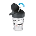 Kubek dla dzieci LOVI Freestyle Salt&Pepper z podniesioną pokrywką i widoczną silikonową słomką, przedstawiający biały kubek z motywem tygryska