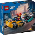 Zestaw LEGO City 60400 – dwa kolorowe gokarty LEGO i kierowcy na torze. Idealna zabawka dla dzieci lubiących wyścigi LEGO.
