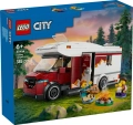 Przód pudełka zestawu LEGO City Wakacyjny Kamper 60454 z przedstawieniem pojazdu i rodziny przy ognisku.
