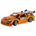 Pomarańczowy model LEGO Technic Toyota Supra MK4 z filmu Fast & Furious, z realistycznymi detalami, w tym spoilerem, maską i ozdobnymi naklejkami.