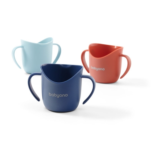 Zestaw ergonomicznych kubków treningowych BabyOno 1463 FLOW w różnych kolorach, idealnych do nauki samodzielnego picia dla dzieci.