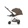 Cybex Mios Style wózek spacerowy coconut brown z oparciem rozłożonym do ergonomicznej pozycji leżącej dla maksymalnego komfortu dziecka
