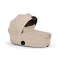 Cybex Priam gondola Lux cozy beige z zamkniętą budką i pokrowcem, ochrona dziecka przed wiatrem i chłodem