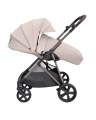 Wózek spacerowy Carrello Costa Vanilla Beige z rozłożonym siedziskiem i pokrowcem na nóżki