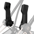 Cybex Coya adapter przymocowany na stelażu