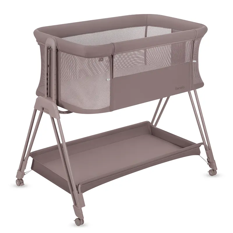 Beżowe beige taupe óżeczko dostawne i wolnostojące Lionelo Luna 2w1 z siatkowymi bokami i półką na akcesoria.