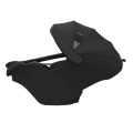 Maxi-Cosi Coral Slide Pro Onyx Black wyposażono w duży daszek przeciwsłoneczny zapewniający dodatkową ochronę podczas spacerów.