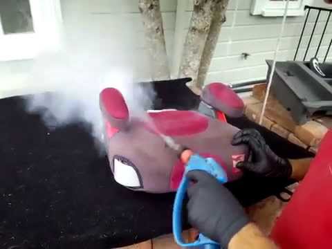 Gruntowne czyszczeni fotelika pozwala odświeżyć jego wygląd