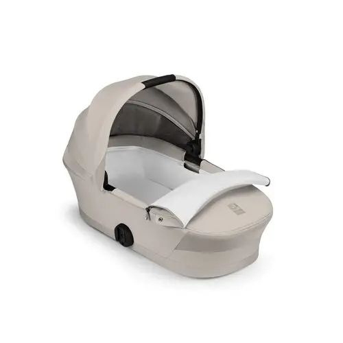 Cybex Melio przestronne wnętrze gondoli