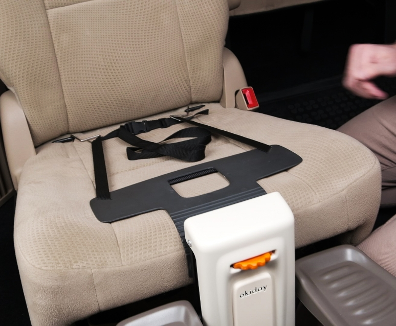 Okiday podnóżek - stabilny montaż do ISOFIX
